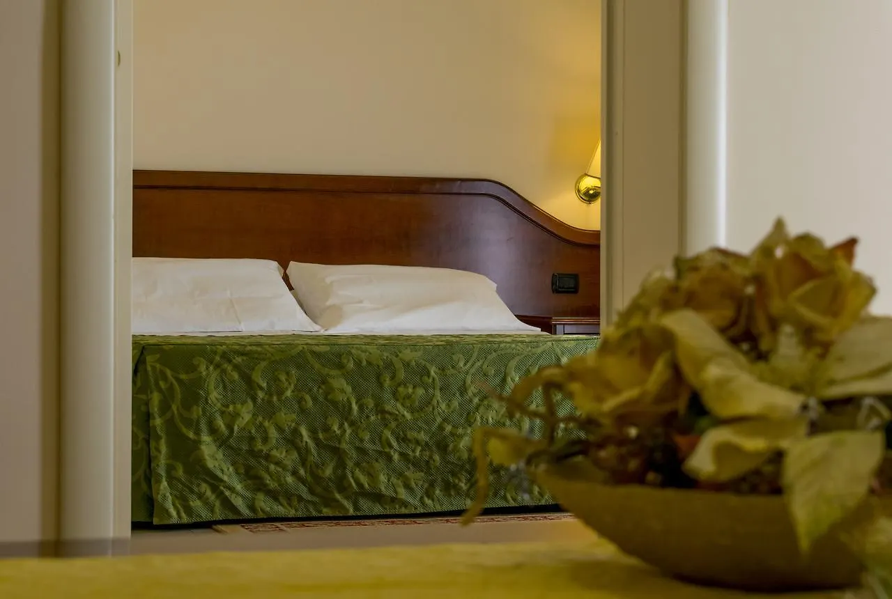 Hotel Villa Peretti Gela 4*,  Włochy
